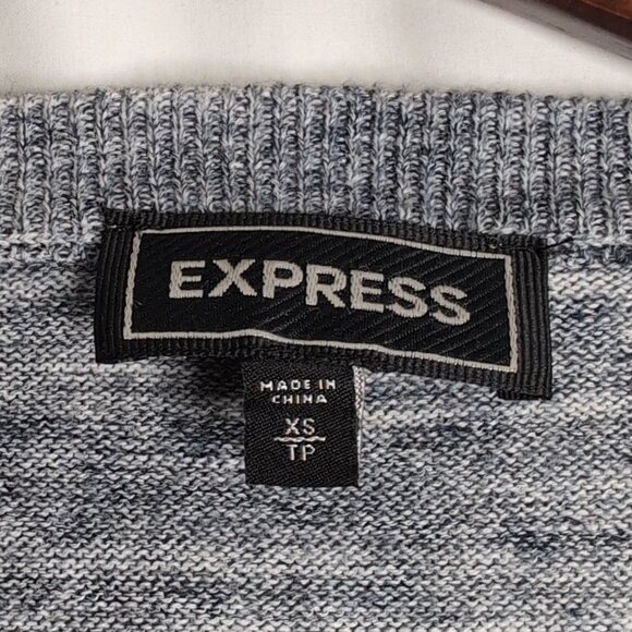 Express Men's Light Grey Heathered V-Neck Sweater, X-Small - Picture 3 of 6